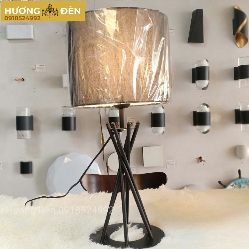 den-ban-trang-tri-cao-cap-db12-den